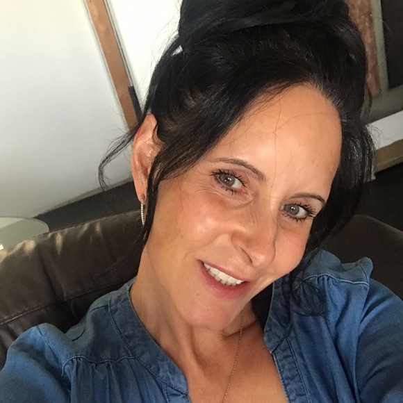 Meet your Posher, Shurl - Picture 1 of 1